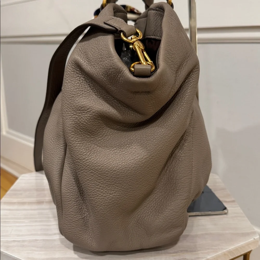 Marc Jacobs Tote Q Fran Leather Large Taupe Satchel Bag - Picture 6 of 17